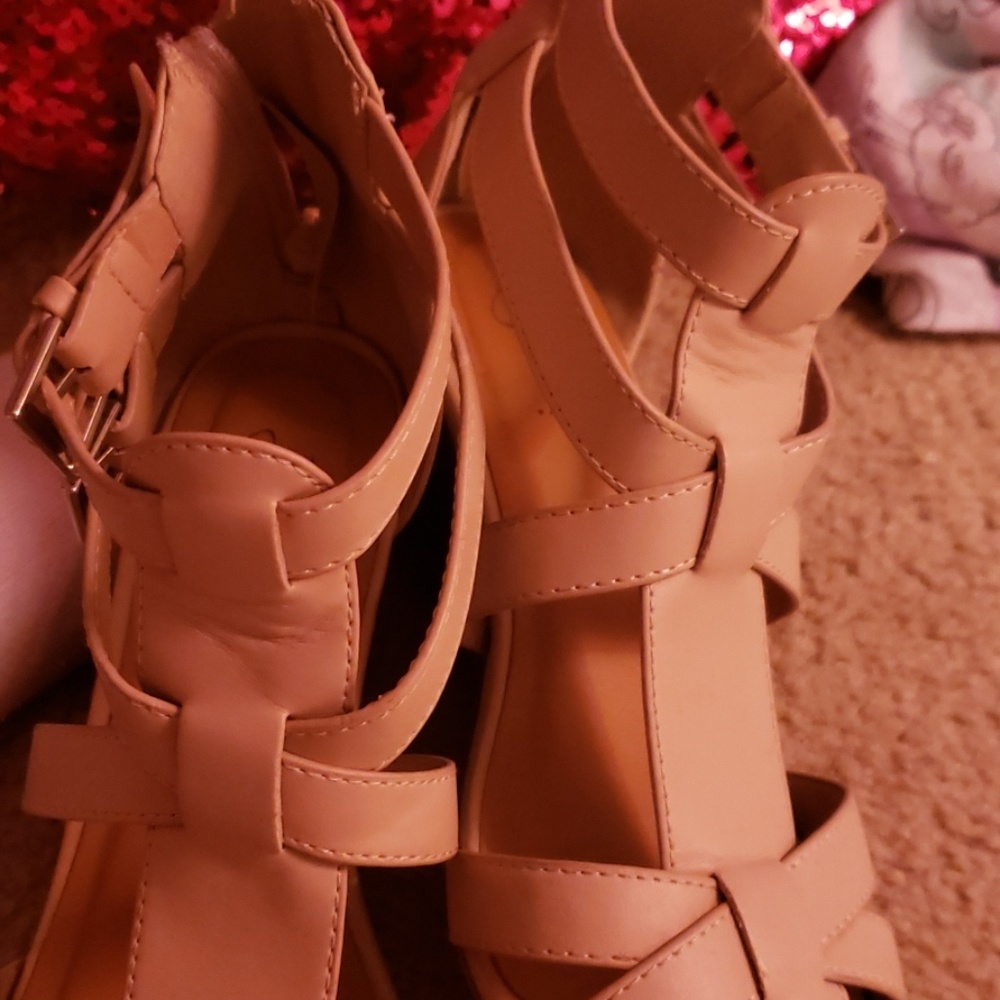 Shoe